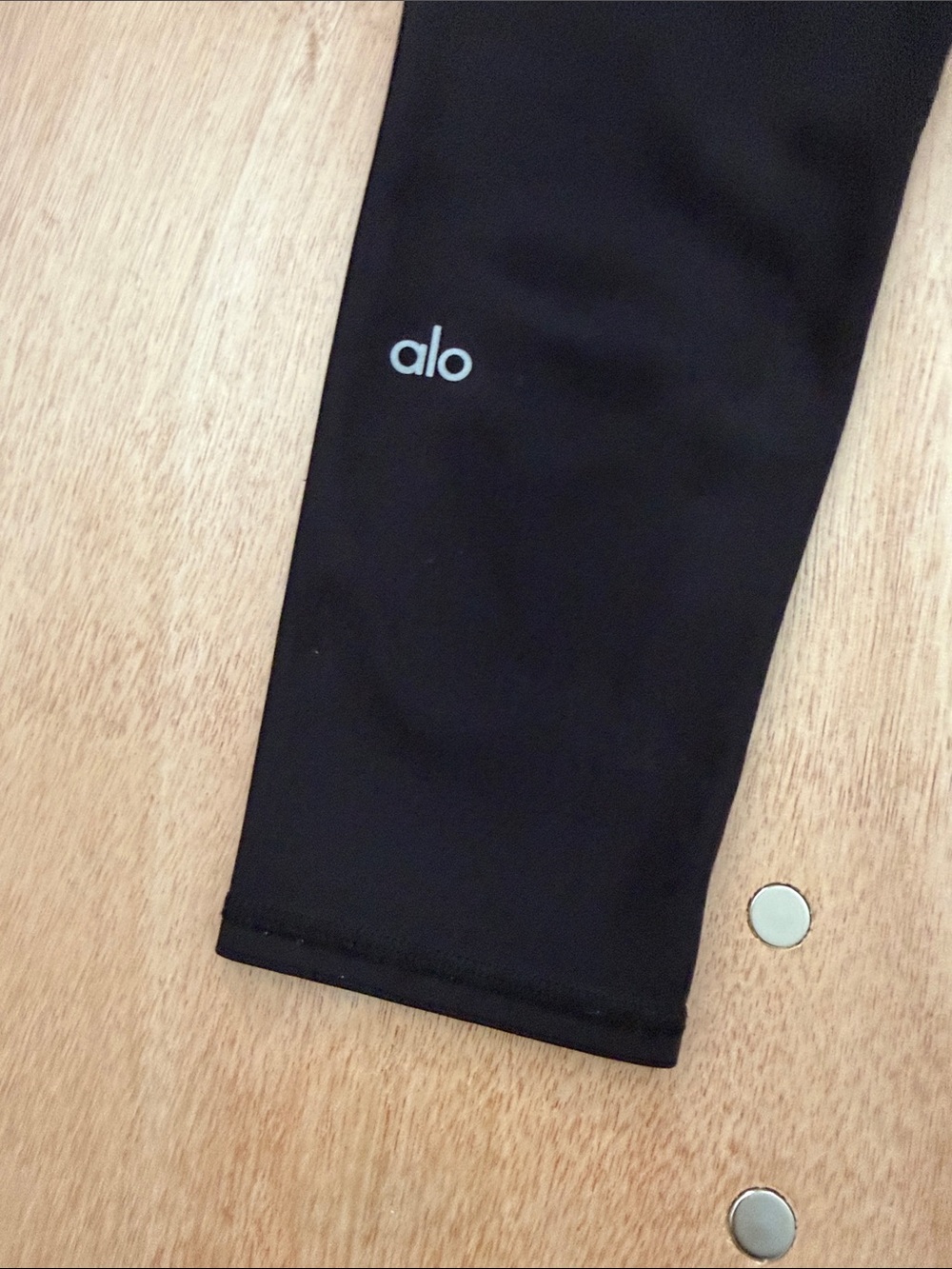 ALO Yoga Airlift Black High-Rise Performance Leggings - Picture 4 of 9